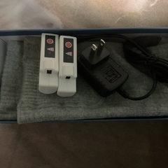 慢性的な足の冷えを解消する充電式温熱ソックス（温熱エリア：前足甲） 3段階温度設定：高(赤)、中(オレンジ)、低(緑)の画像