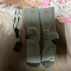 慢性的な足の冷えを解消する充電式温熱ソックス（温熱エリア：前足甲） 3段階温度設定：高(赤)、中(オレンジ)、低(緑)の画像