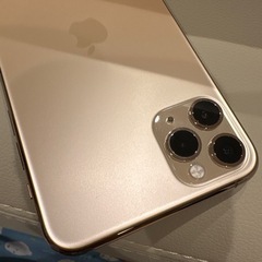 【商談中】iPhone11pro max 256gb ゴールド　SIMフリー　iFaceケース付きの画像