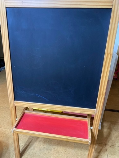 IKEAお絵描きボード　イーゼル　黒板＆ホワイトボード