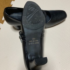 黒い靴　パンプス　冠婚葬祭　新社会人の画像