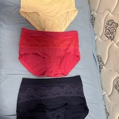 🉐　13号婦人服の画像