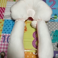 コンビ　ネムリラ手動＋赤ちゃんの頭の形を整える枕の画像