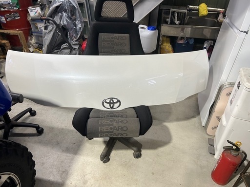 ハイエース　200系　ワイド用　ボンネット