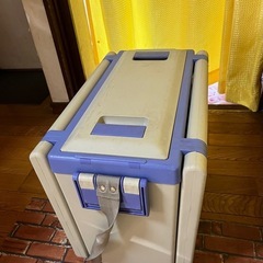 行楽のシーズン♪ 便利なクーラーボックスが、テーブルにもなっちゃう♪検索用 
#コールマンの画像