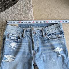 アバクロンビー&フィッチ ダメージジーンズの画像