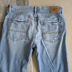 アバクロンビー&フィッチ ダメージジーンズの画像