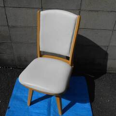 【配送出来ます】楽々 座面が回る椅子 ダイニングチェア 革張り（近くなら配送も可能です。宅配もお問合せ下さい）の画像