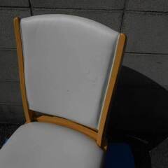 【配送出来ます】楽々 座面が回る椅子 ダイニングチェア 革張り（近くなら配送も可能です。宅配もお問合せ下さい）の画像