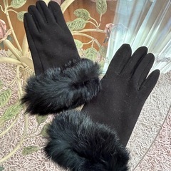 手袋 ・ニットグローブ　高級ファー付き レディース　Mサイズ　銀座三越