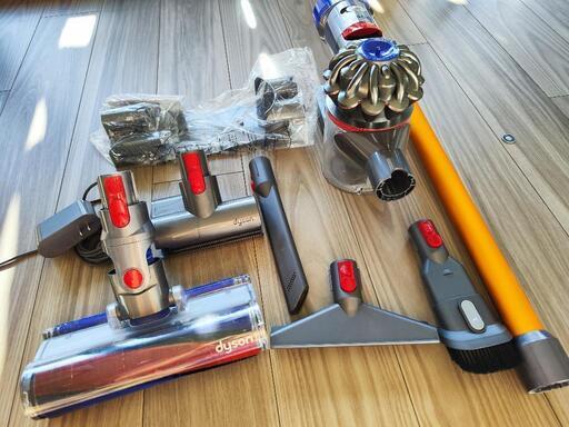 ミニカー Dyson V8