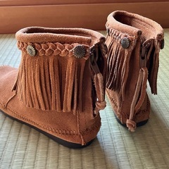 ★ブーツ★ミネトンカ★キッズ用？★の画像