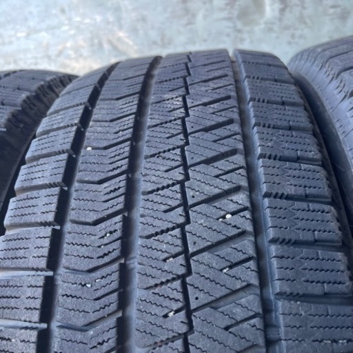 バリ山　BRIDGESTONE ブリヂストン　ブリジストン　VRX2 215/55R17 スタッドレス　タイヤ　2017年製　17インチ