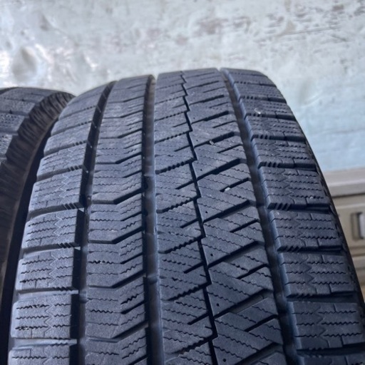 バリ山　BRIDGESTONE ブリヂストン　ブリジストン　VRX2 215/55R17 スタッドレス　タイヤ　2017年製　17インチ