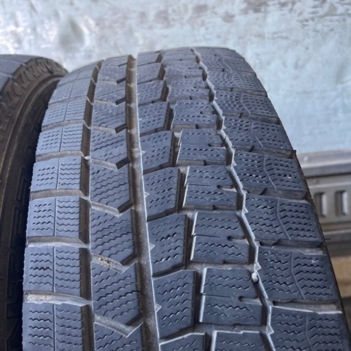バリ山　DUNLOP ダンロップ　WM02 215/60R17 スタッドレス　タイヤ　2022年製　17インチ