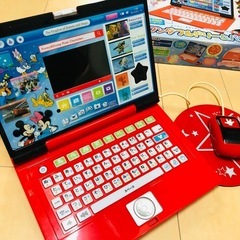 ディズニー&ディズニー/ピクサーキャラクターズ ワンダフルドリームパソコンの画像