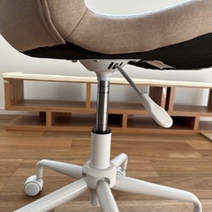 美品　デスクチェア　ベージュの画像