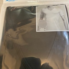 【新品】ユニクロ AIRism Vネック Sサイズの画像