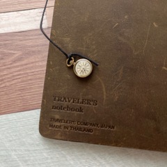 【おまけ付き】トラベラーズノート レギュラーサイズ オリーブカラーの画像