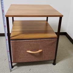 サイドテーブル小物収納の画像