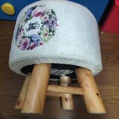 カインズのイスの画像