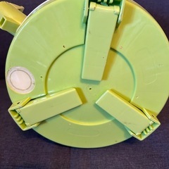 ウォータージャグ　9.5L　水筒　保冷保温　冷水お湯 ウォータータンク 白と緑の画像