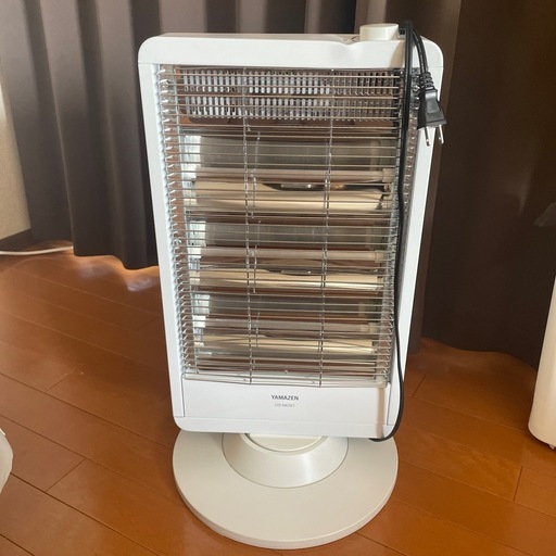 電気ストーブ　YAMAZEN 山善　18年度製