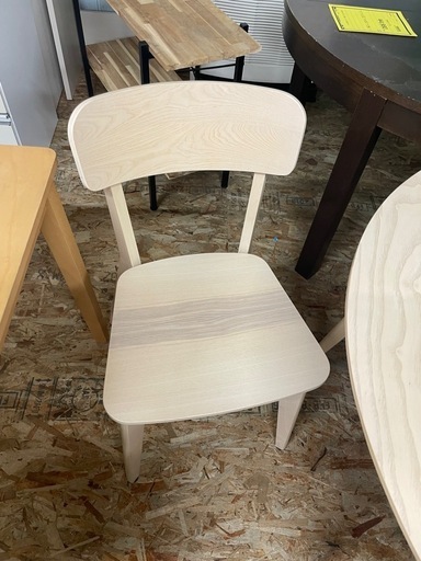 2人用ダイニングセット　ダイニングセット　丸テーブル　円テーブル　人気　クリーニング済み　ジャングルジャングル貝塚店　貝塚市　二色浜
