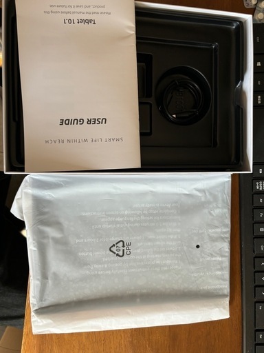 10.1インチ　タブレット　ほぼ新品
