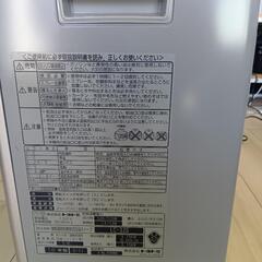 トヨト　石油ファンヒーターと灯油缶セットの画像