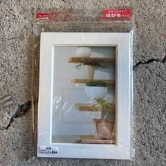 フォトフレーム5個　はがきサイズ　スタンドタイプ　(DAISO)