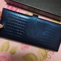 青の高級感ある長財布新品未使用の画像