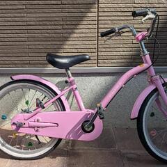 ピンクの可愛い自転車になります。