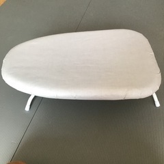 アイロン台　フック付き
の画像