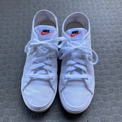 (美品)ナイキのスニーカー　24.5センチ