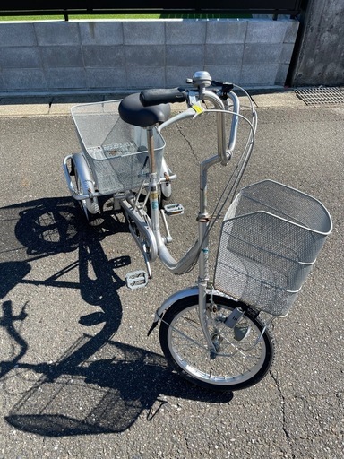 シルバー　canary 三輪車