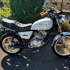スズキ　GN125H カスタム　パールホワイト　旧車スタイル　吸い込みの画像