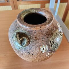 信楽焼の花瓶の画像