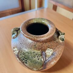 信楽焼の花瓶の画像