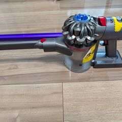 Dyson ダイソン V7 fluffyの画像