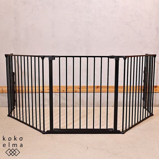 北欧デンマークのBabydan(ベビーダン)よりHearth gate XL(ハースゲート)です。暖炉やストーブから子どもたちやペットを守る、キッチンや玄関への侵入を防ぐセーフティゲート♪