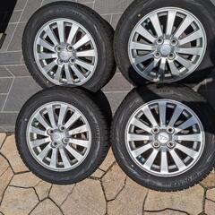 ダイハツ純正アルミホイール付きスタッドレスタイヤの画像