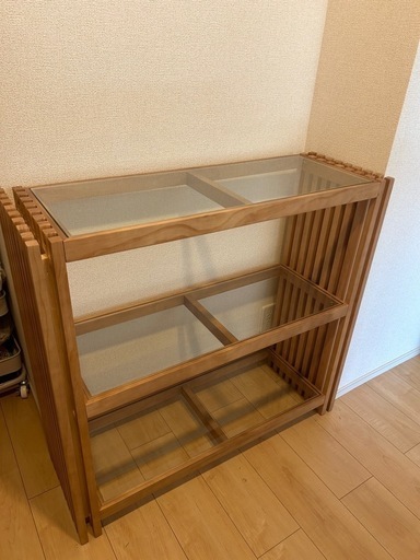 ガラスキャビネット