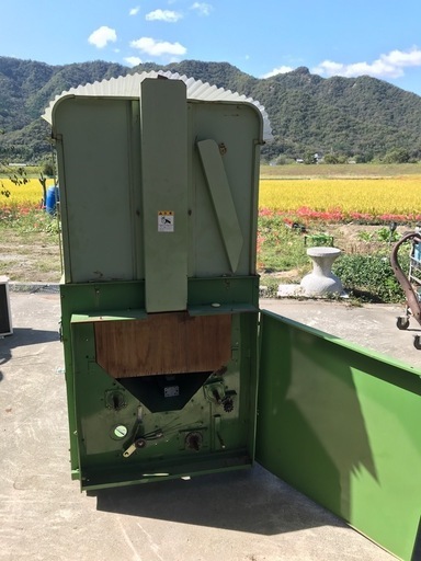 乾燥機　個室or倉庫　軽トラで移動も　移動倉庫の素材