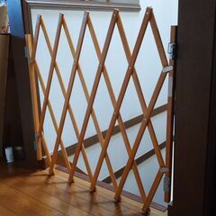 ベビーフェンス　木製　２組　