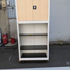 ☆中古￥9,800！Ceha　鍵付き両開きキャビネット　家具　収...