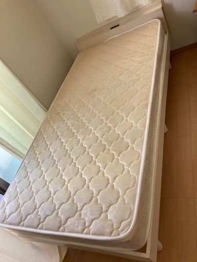 売約済み。値下げ、シングルベッド、マットレスセット