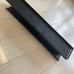山﨑実業　テレビ裏のリモコンラック