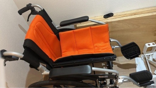 車椅子 ほぼ新品　1ヶ月半のみ使用