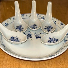 青い花模様の皿と　#レンゲ 5個セットの画像